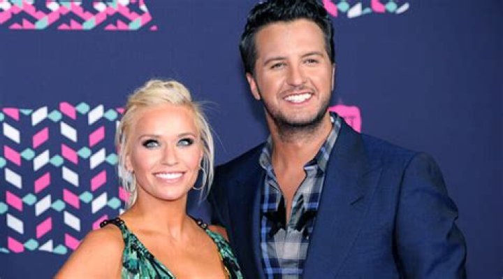 
Is Luke Bryan Married? His Bio, Age, Wife, Parents, Real Name and Interesting Facts 