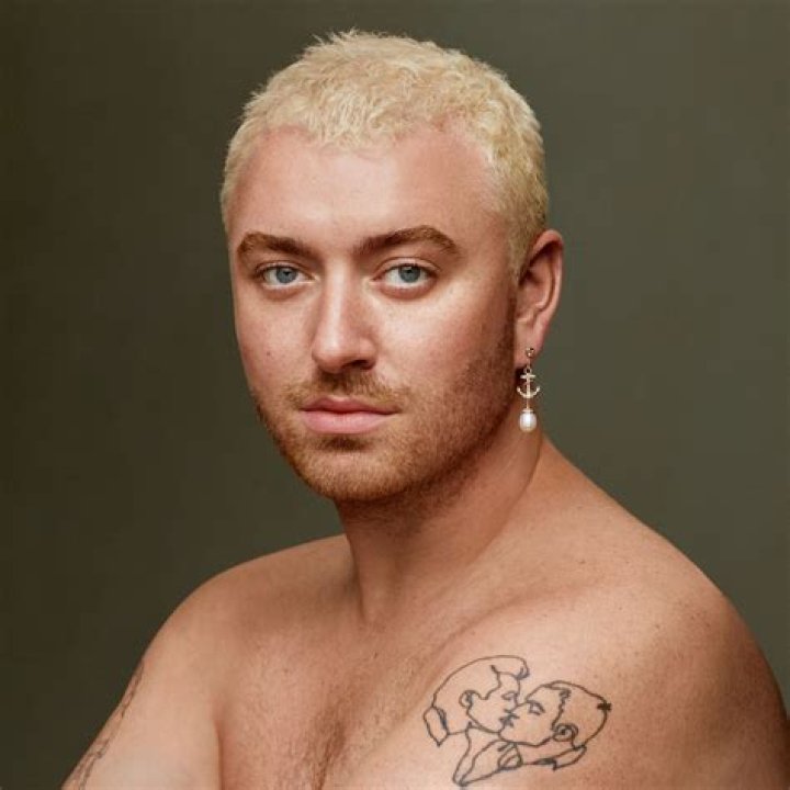 
Is Sam Smith Gay? Age, Height, Net Worth 