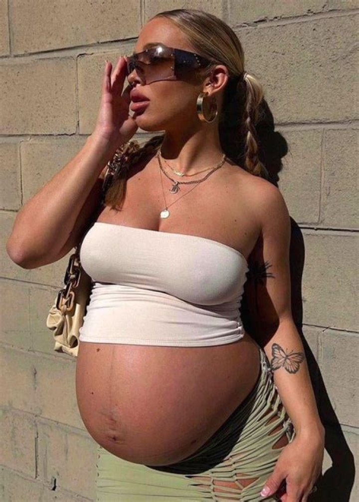Is Tammy Hembrow Pregnant? Her Age Difference With Fiance Matt Poole & Net Worth Explored