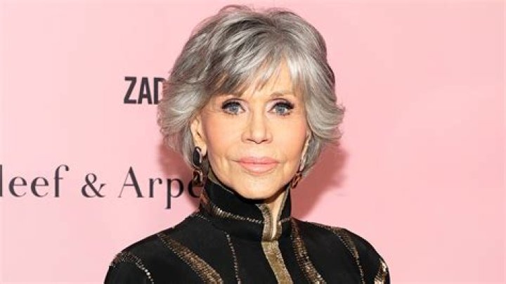 
Jane Fonda Feels ‘Stronger Than I Have in Years’ Following Cancer Diagnosis and Chemotherapy 