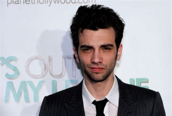Jay Baruchel Bio, Wiki, Age, Height, Girlfriend, Family, Movies, TV Show and Net Worth