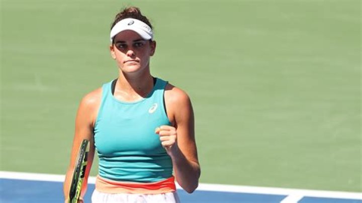 Jennifer Brady Height, Weight, Measurements, Bra Size, Shoe Size