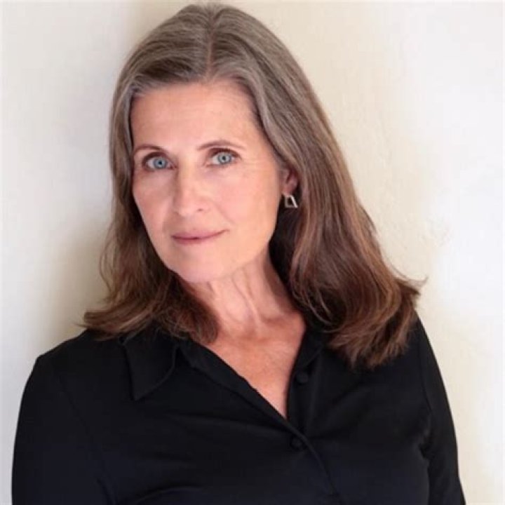 Jennifer Hetrick Net Worth