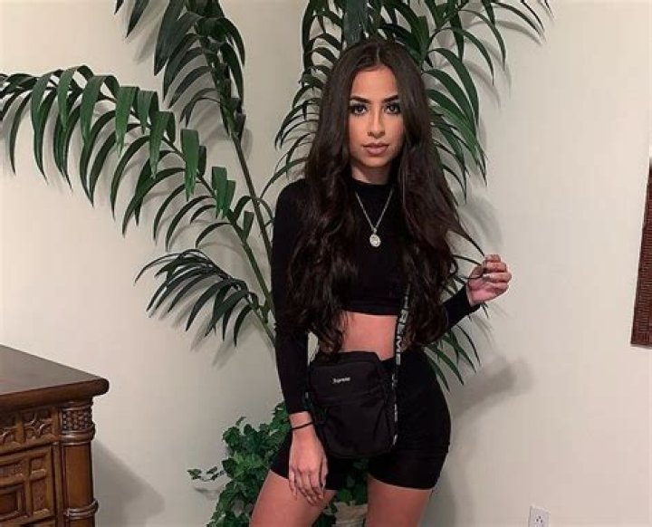 
Jesenia Sosa Height, Weight, Net Worth, Age, Birthday, Wikipedia, Who, Nationality, Biography 