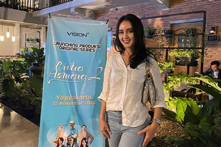 
Jodilee Warwick Height, Weight, Net Worth, Age, Birthday, Wikipedia, Who, Nationality, Biography 