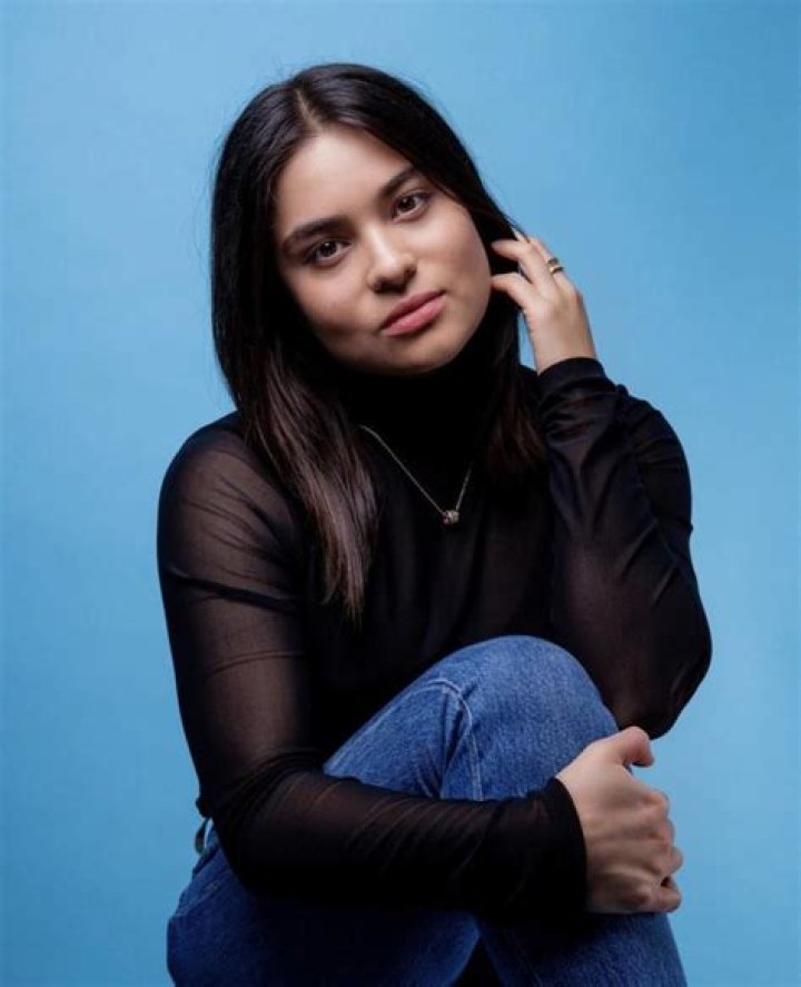 
Kawennáhere Devery Jacobs Biography: Husband, Height, Wealth 