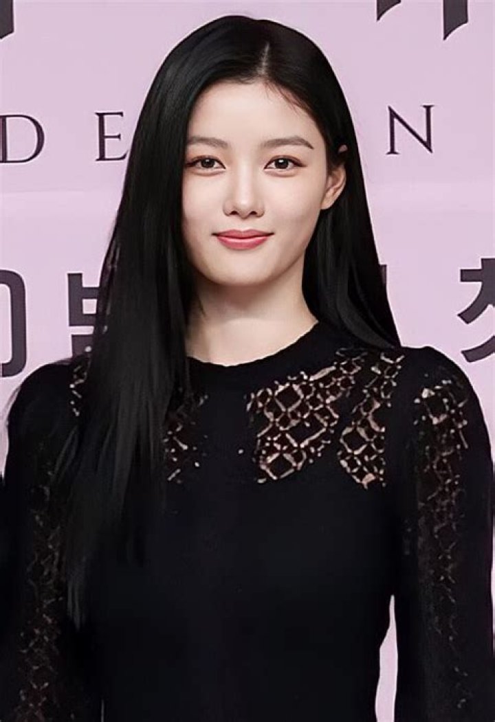 Kim Yoo-jung (Actress) Wiki, Bio, Height, Weight, Boyfriend, Facts