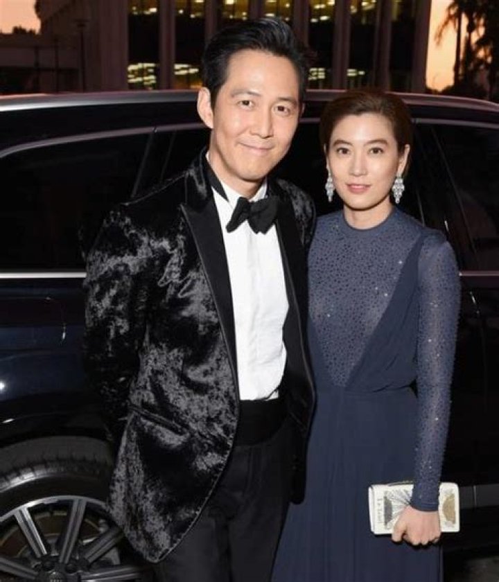 
Lee Jung Jae is not Married to Wife. Dating a Girlfriend: Im Se-ryeong 