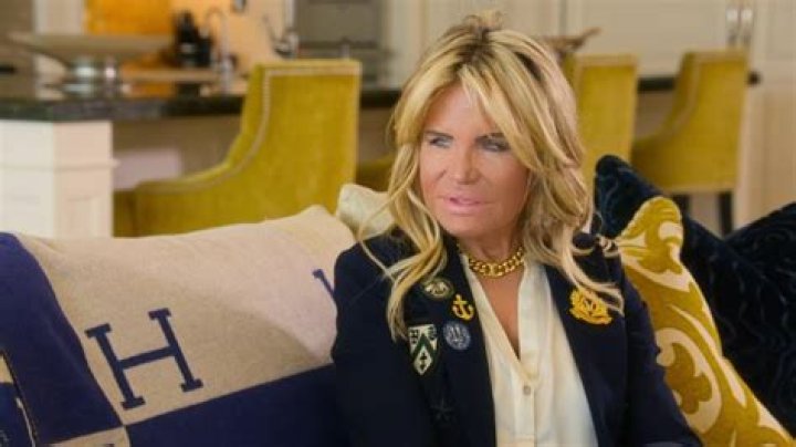 Lisa Helou Net Worth & Earnings, How Rich is Selling OC Gio Helou’s Mother?