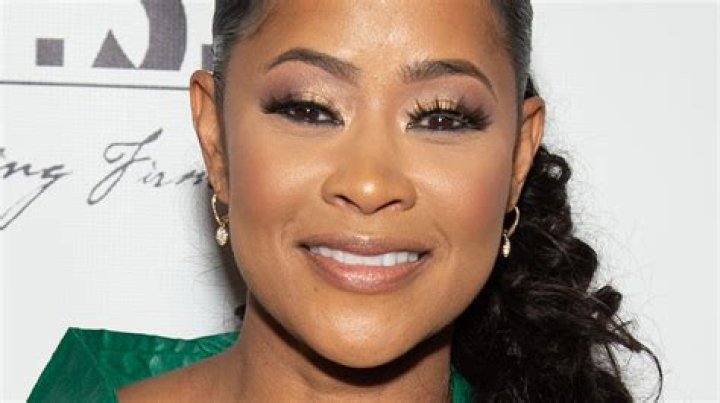 Lisa Wu Height, Weight, Body Measurements, Bra Size, Shoe Size