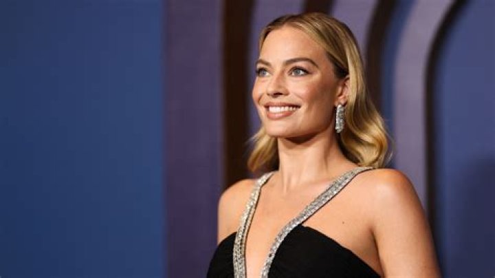 Margot Robbie: Early Life, Career, Relationships & Net Worth