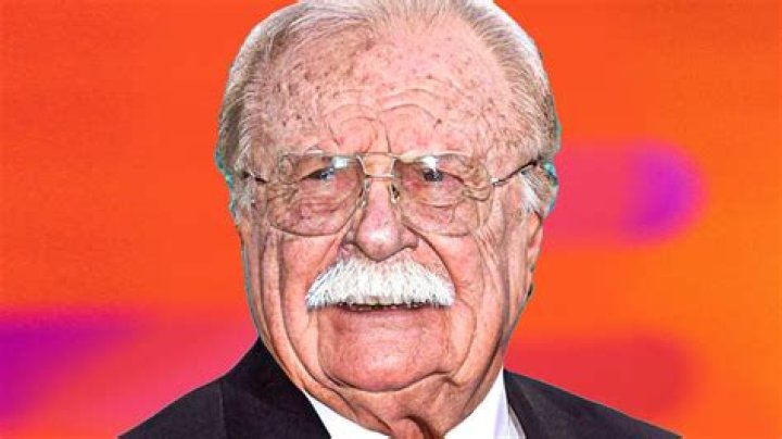 Maximilian Adalbert Bear Jr. Height, Weight, Net Worth, Age, Birthday, Wikipedia, Who, Instagram, Biography