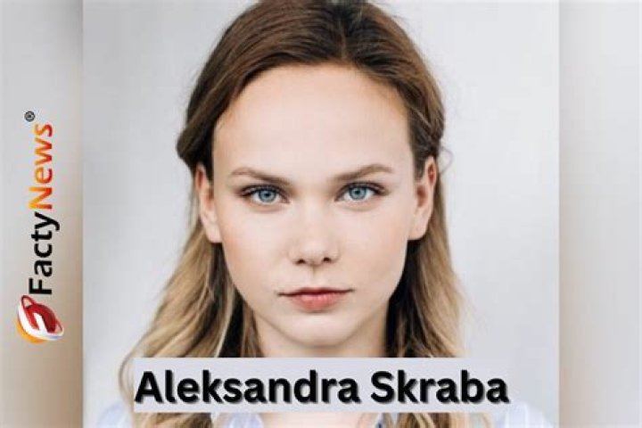
Meet 27 Years Old Aleksandra Skraba From Sexify, Boyfriend Family And Net Worth 