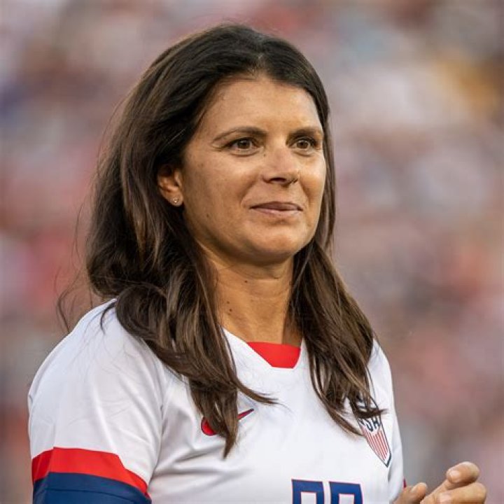 Mia Hamm: Husband, net worth, tattoos, smoking & body measurements
