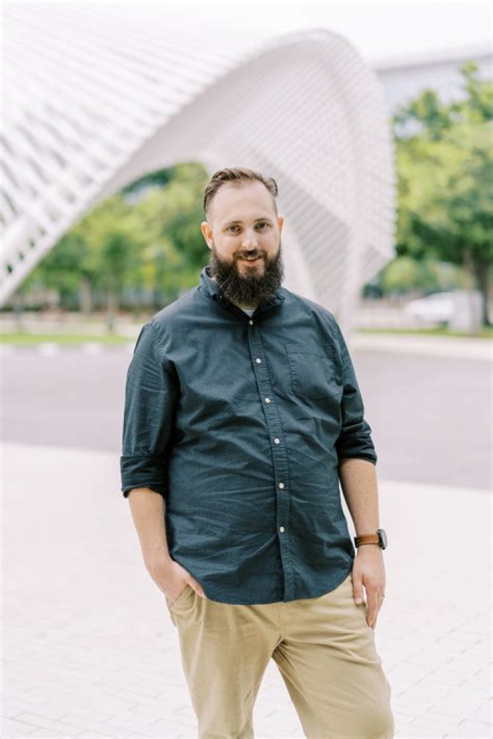 Micah Oelze Net Worth