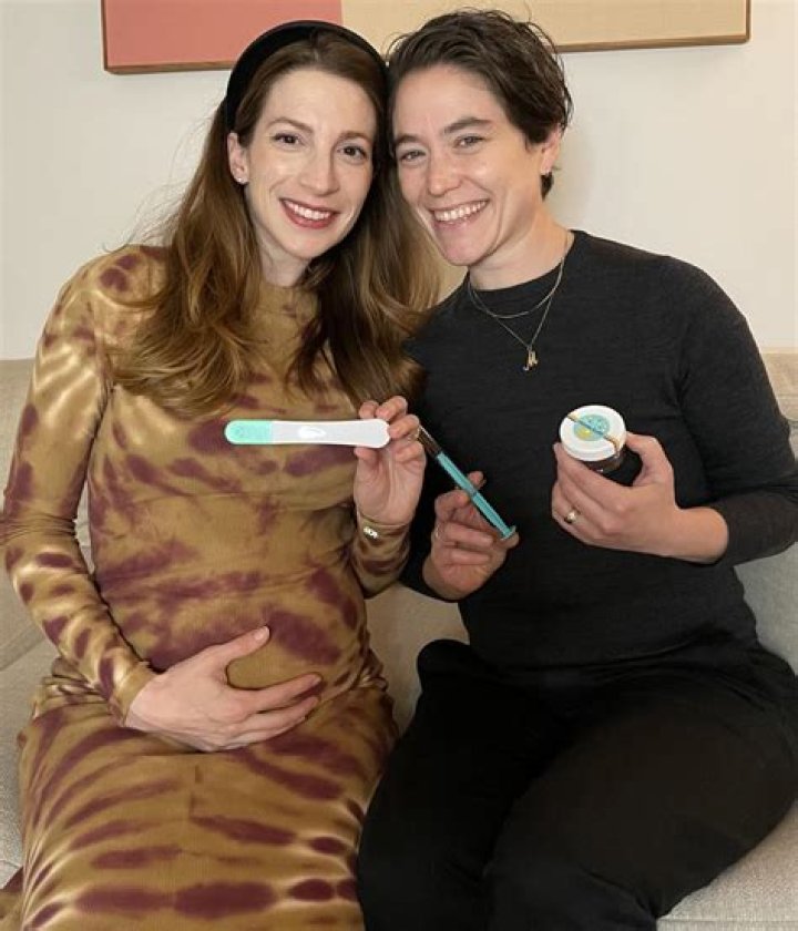 
Molly Bernard Is Pregnant! ‘Younger’ Star Expecting First Baby with Wife Hannah Lieberman 
