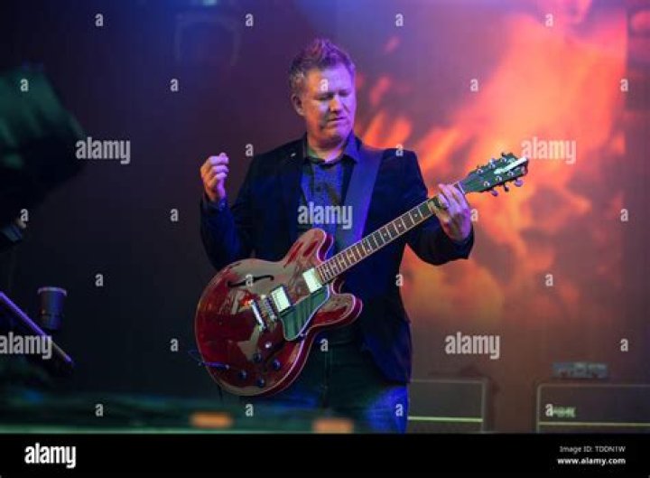 Phil Cunningham (rock musician)’s biography, net worth, fact, career, awards and life story