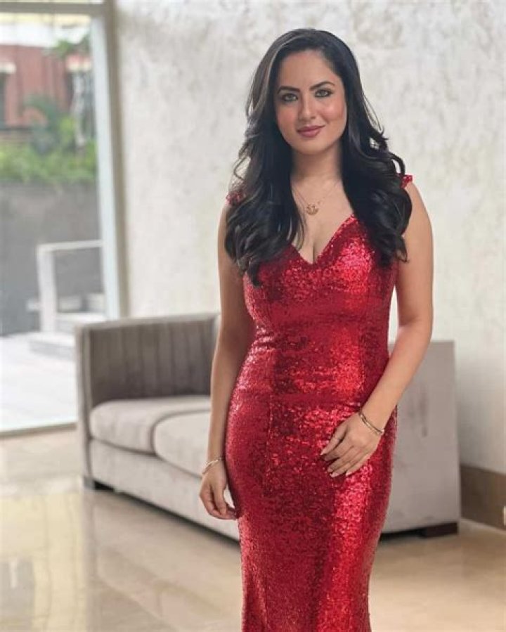 
Pooja JhaveriHeight, Weight, Net Worth, Age, Birthday, Wikipedia, Who, Instagram, Biography 