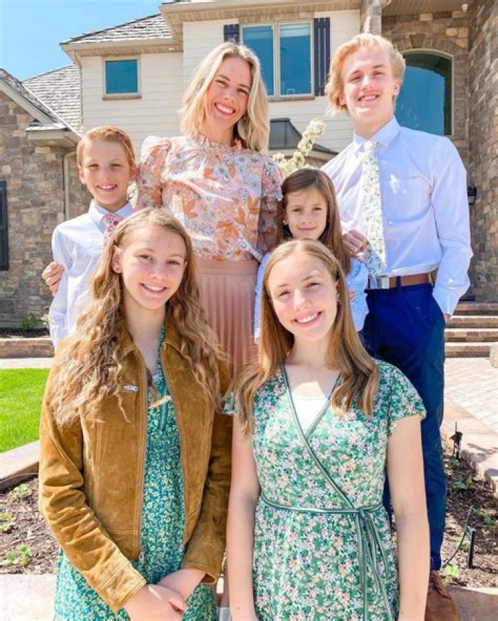 Revealing Truths About Mia Khalifa’s Net Worth and Details of Her Family