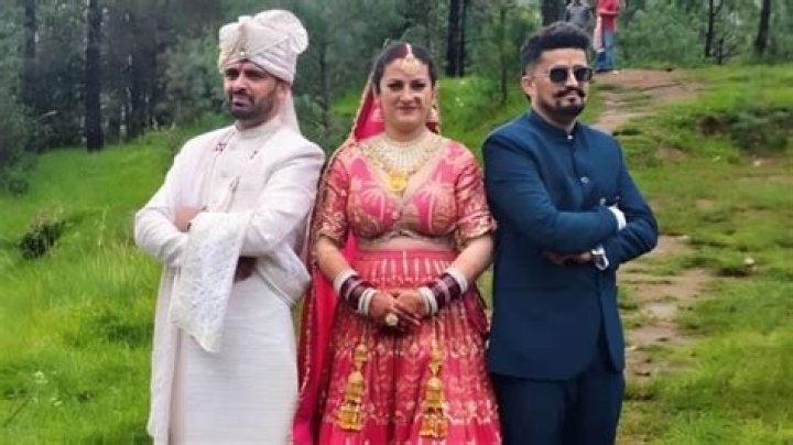 
Rishabh Pant Wife: Is He Married To Isha Negi? Family And Net Worth 