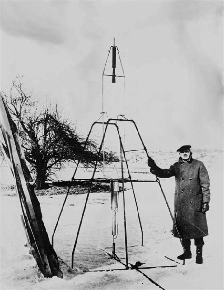 Robert Goddard (novelist)