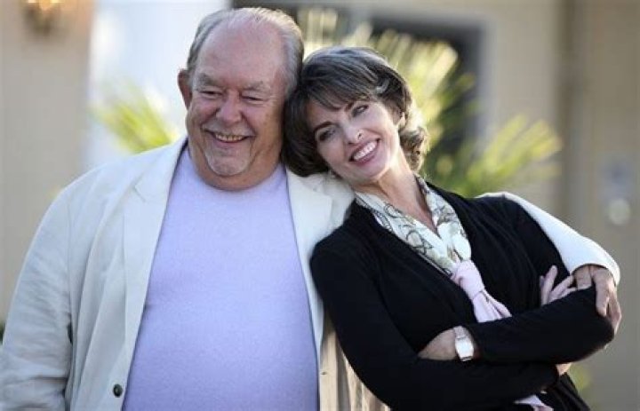 Robin Leach Net Worth, Wife, Death, Funeral, Height, Age, Wiki, Biography