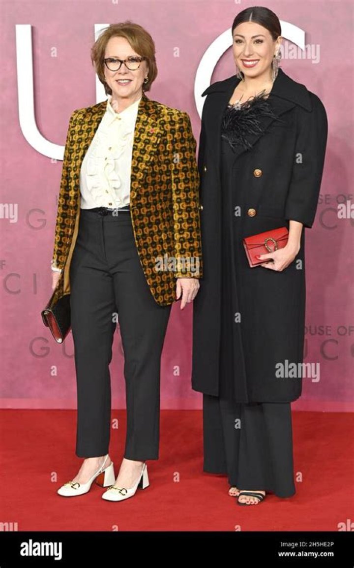 
Sara Gay Forden Height, Weight, Net Worth, Age, Birthday, Wikipedia, Who, Nationality, Biography 