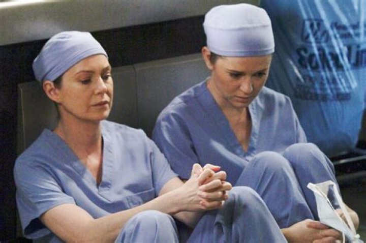 
Sarah Drew Supports Ellen Pompeo Scaling Back Role on ‘Grey’s Anatomy’ : ‘I Wish Her the Best’ 