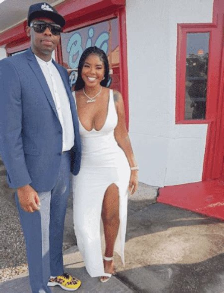 Silkk the Shocker is not Married to Wife. Dating a Girlfriend: Junalyn Pattugalan.