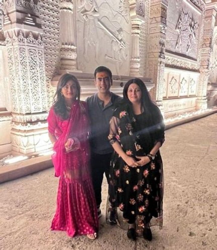 Sneha Ullal Height, Weight, Net Worth, Age, Birthday, Wikipedia, Who, Instagram, Biography