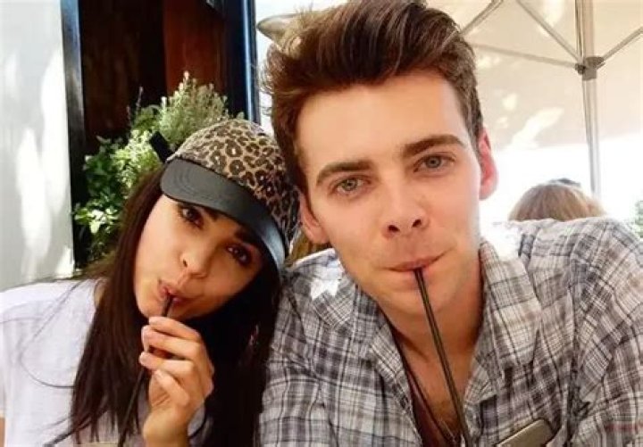 Is Sofia Carson dating a boyfriend? Explore her parents and dating rumors.