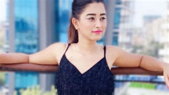 
Somi Khan Height, Weight, Net Worth, Age, Birthday, Wikipedia, Who, Nationality, Biography 