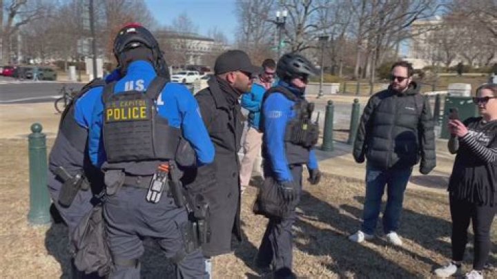 
Ted Cruz’s photo with Proud Boys leader Enrique Tarrio goes viral after seditious conspiracy conviction 