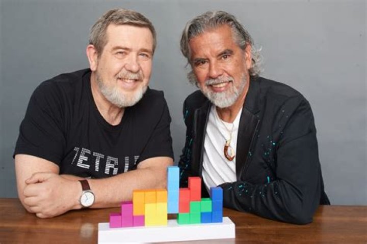 Tetris Creator Henk Rogers Has A Loving Family With His Wife and Four Kids