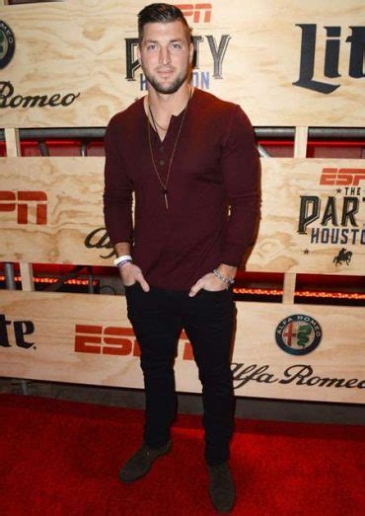 Tim Tebow Height, Weight, Body Measurements, Shoe Size