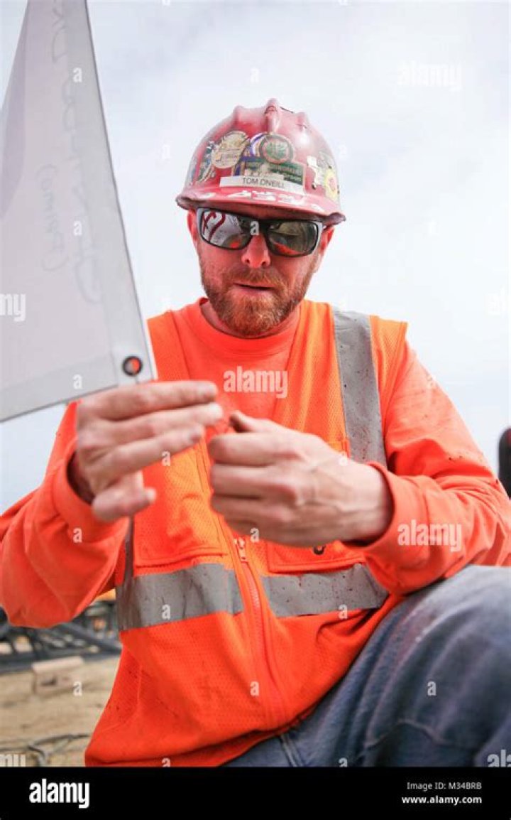 Tom O’Neill (ice hockey)