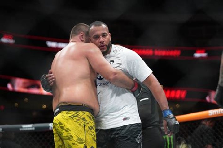 UFC Fighter Rodrigo Nascimento Is An Amazing Dad To His Daughter