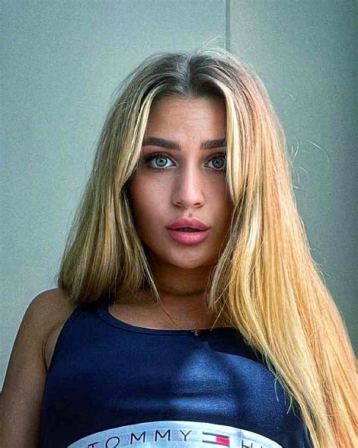 
Verona Rose Height, Weight, Net Worth, Age, Birthday, Wikipedia, Who, Nationality, Biography 