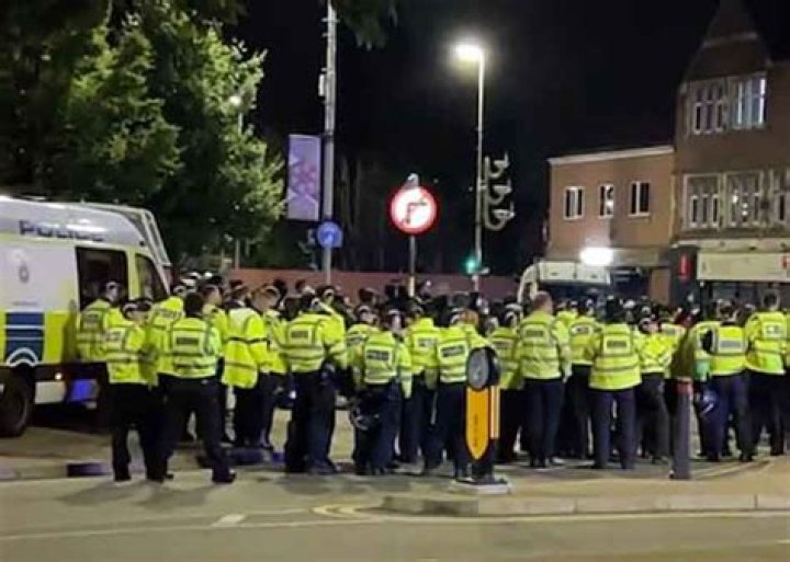 
Violent clashes between Hindus and Muslims in Leicester being fuelled by gangs from Birmingham 