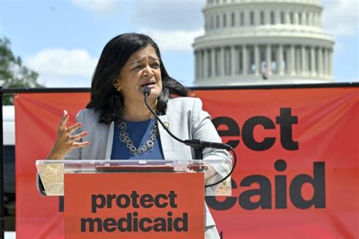 
What’s Wrong With Pramila Jayapal Eyes? Did She Have Surgery? 