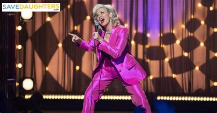 Who Are Christina Pazsitzky Parents? Personal Life Details About The Stand-Up Comedian