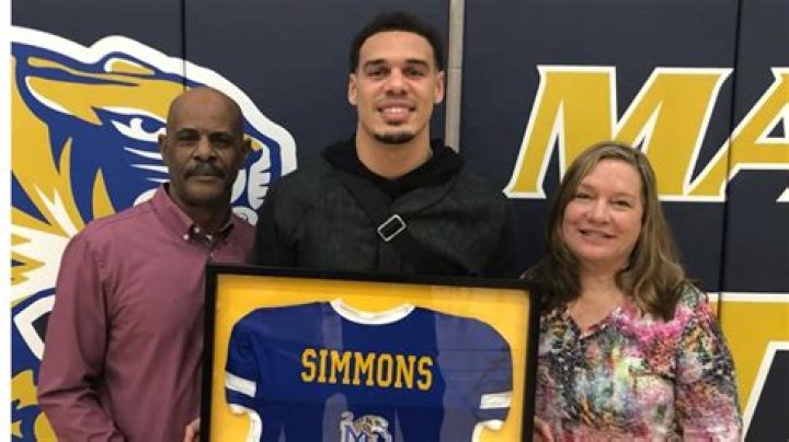 
Who are Justin Simmonss Parents? Justin Simmons Biography, Parents Name and More 