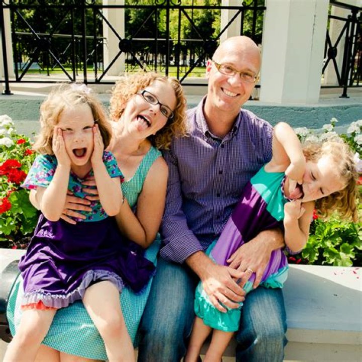 Who Are Phil Wells And Joan Bowers? Tauren Wells Parents Wife Age Gap And Family Ethnicity