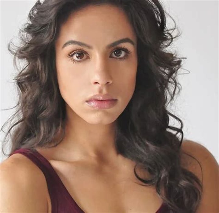 Who Is Amel Khalil? Age Wikipedia And Ethnicity Of Actress Discussed