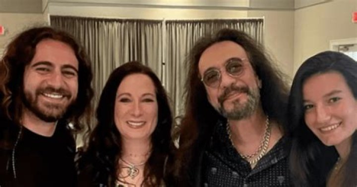 Who Is Gaile LaBar-Bernhardt? Everything On Guitarist Jeff Labar Ex Wife