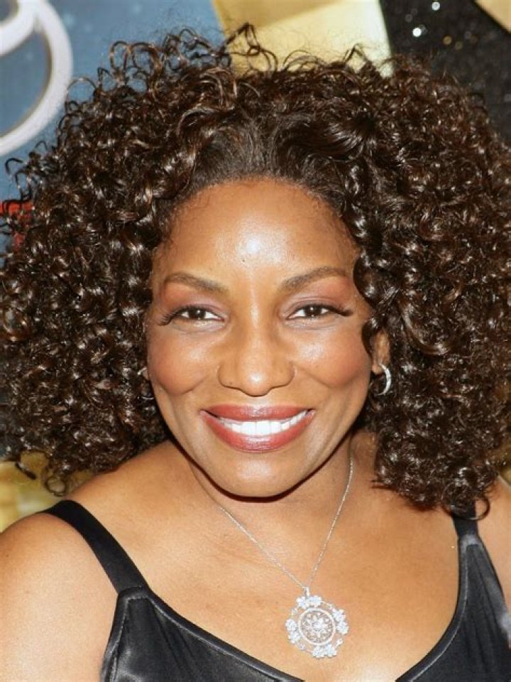 Who is Stephanie Mills? See Net-worth, Quote, Awards, Fact, Wiki