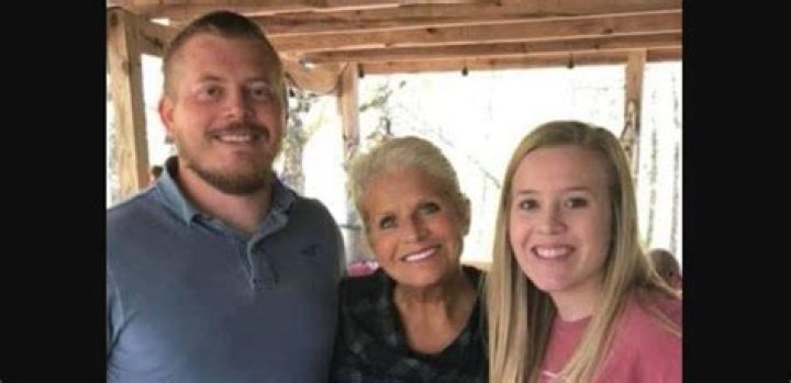 
Who Is Tate Collins? Linda Collins Smith Daughter Gives An Account Of Grieving Her Mother 