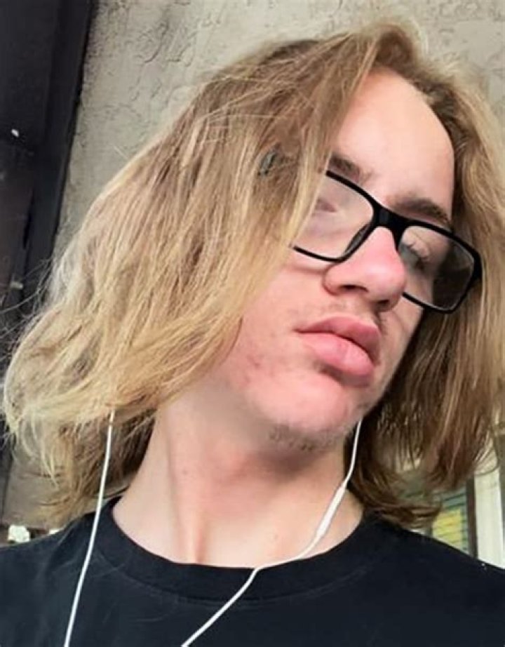 
Who was Jonathan Lewis Jr.? 17-year-old dies after being attacked by 15 people in Las Vegas 