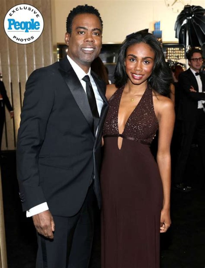 
Zahra Savannah Rock Height, Weight, Net Worth, Age, Birthday, Wikipedia, Who, Nationality, Biography 